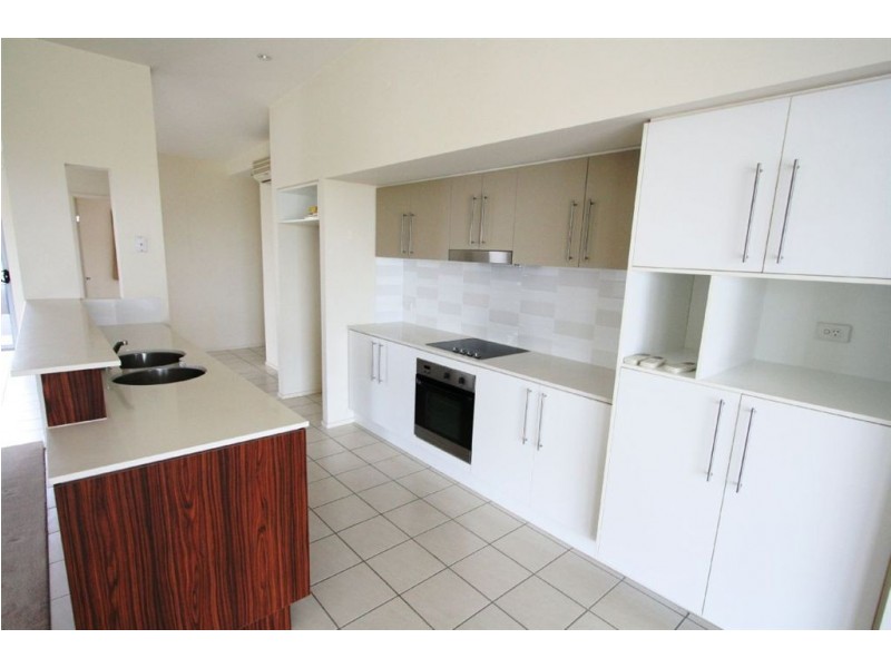 5/11 Promenade Ave, Robina QLD 4226