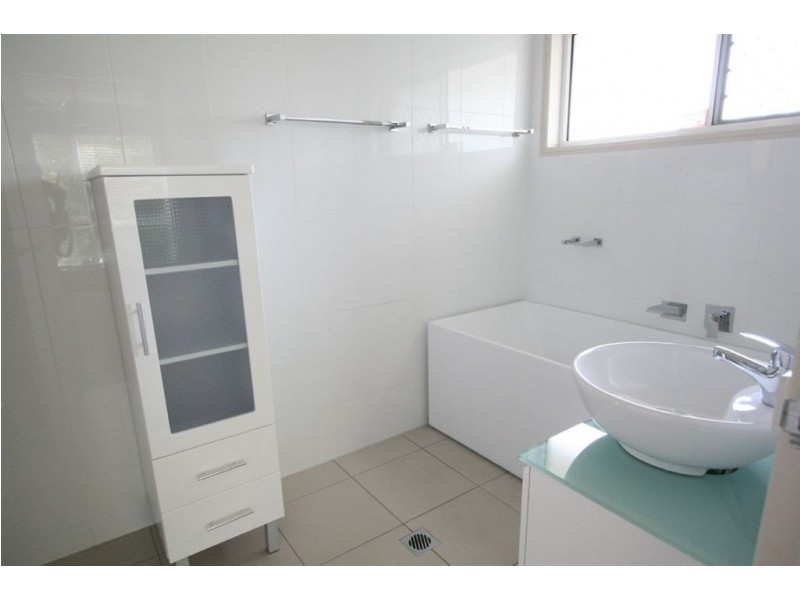 28 Southlake Drive, Varsity Lakes QLD 4227