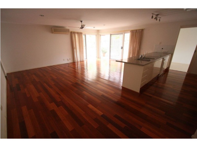 105 Camberwell Cct, Robina QLD 4226