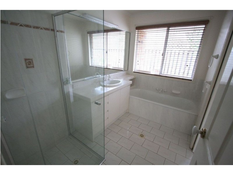 105 Camberwell Cct, Robina QLD 4226