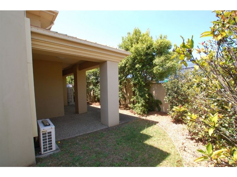 11/1 Pine Valley Dr, Robina QLD 4226