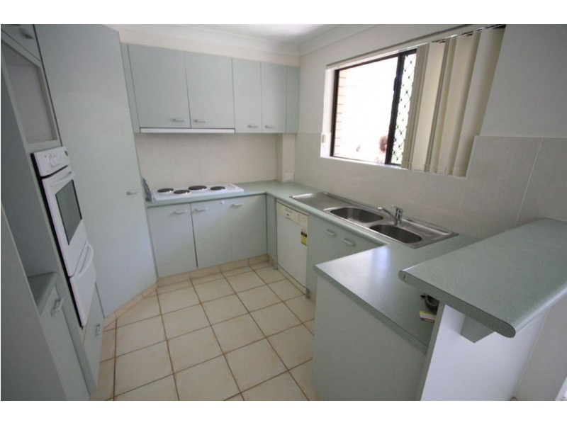 2/53 Duet Dr, Mermaid Waters QLD 4218
