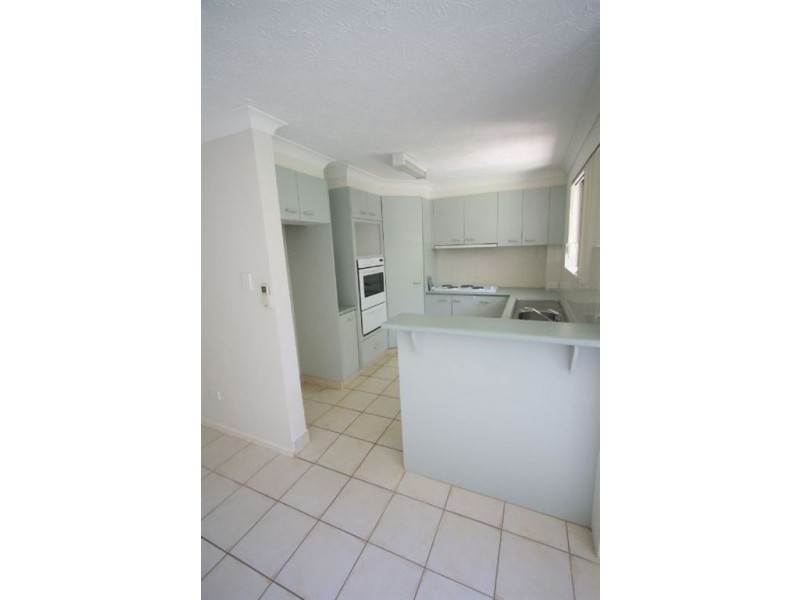 2/53 Duet Dr, Mermaid Waters QLD 4218
