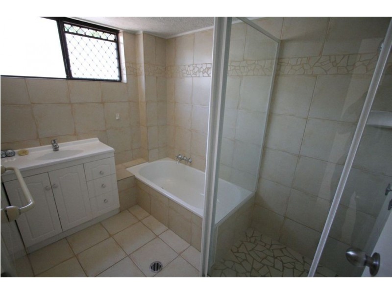 2/53 Duet Dr, Mermaid Waters QLD 4218