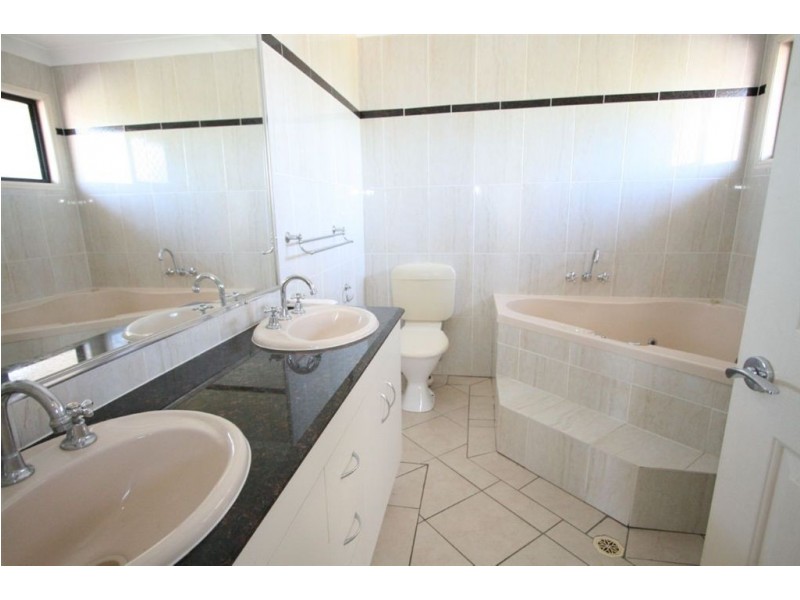 2/18 Mulgrave Ct, Varsity Lakes QLD 4227