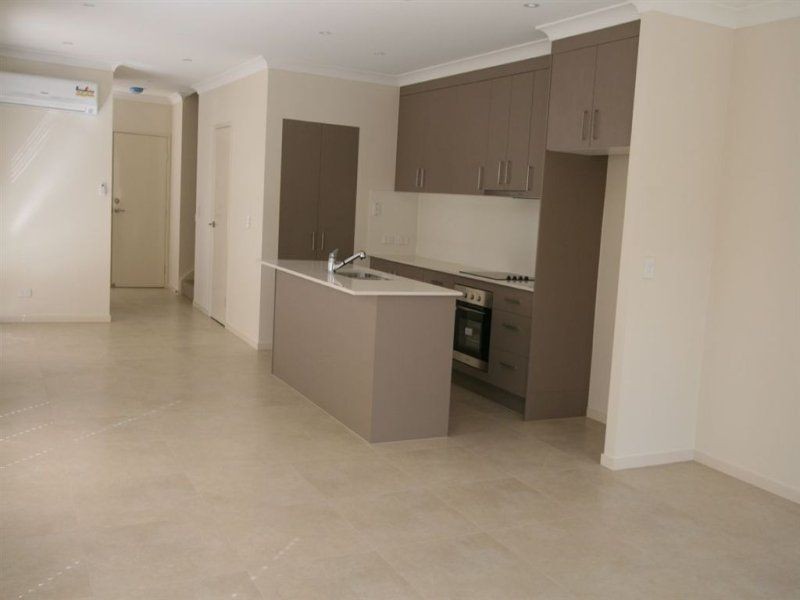 2/14 Evandale Crescent, Miami QLD 4220