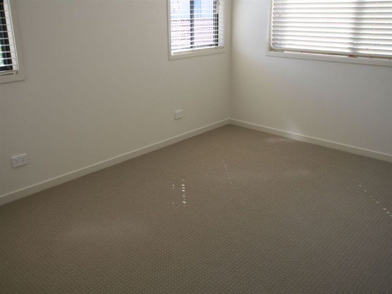 2/14 Evandale Crescent, Miami QLD 4220
