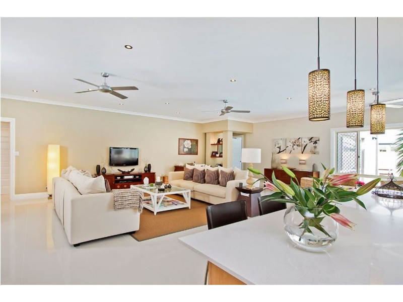 30 Kirralee Dr, Robina QLD 4226