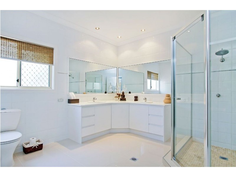 30 Kirralee Dr, Robina QLD 4226