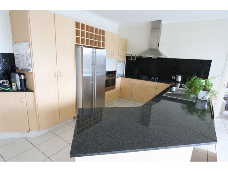 3 Malanda Place, Robina QLD 4226