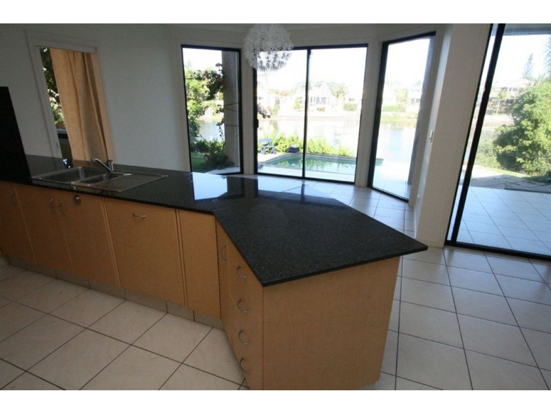 3 Malanda Place, Robina QLD 4226