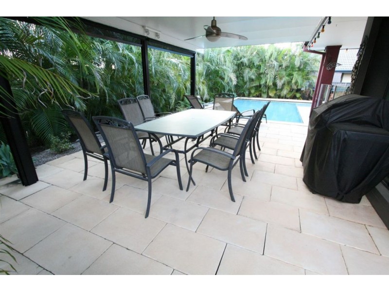 35 Palma Crescent, Varsity Lakes QLD 4227