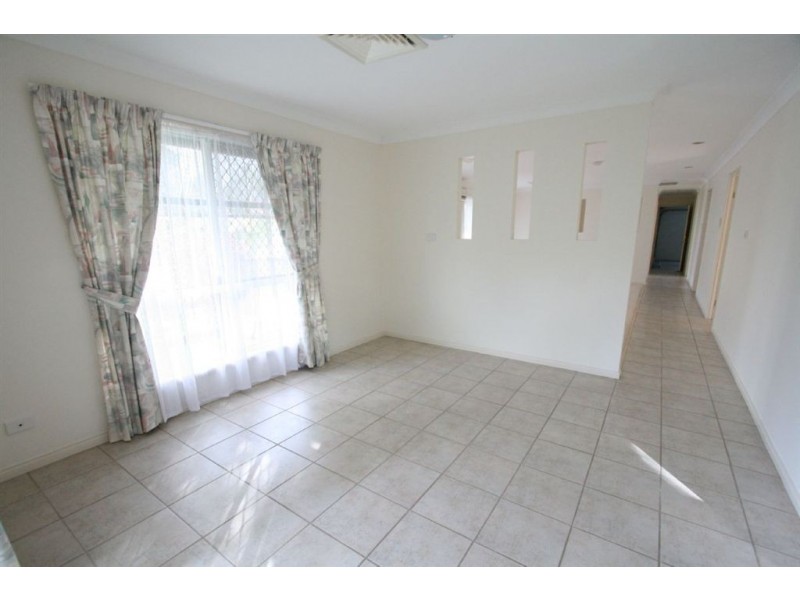 1 Flagstaff Pl, Robina QLD 4226