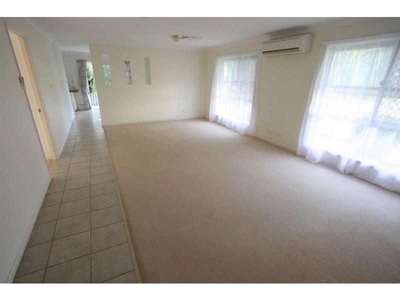 1 Flagstaff Pl, Robina QLD 4226