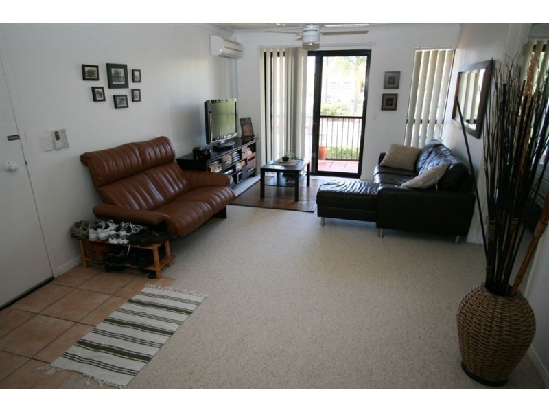 8/25 Commerce Dr, Robina QLD 4226