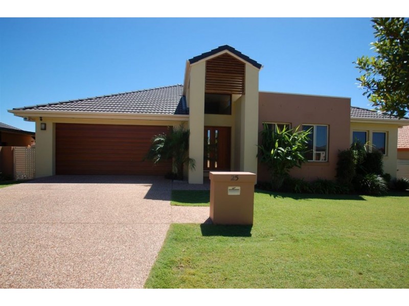25 Gerona Cct, Varsity Lakes QLD 4227