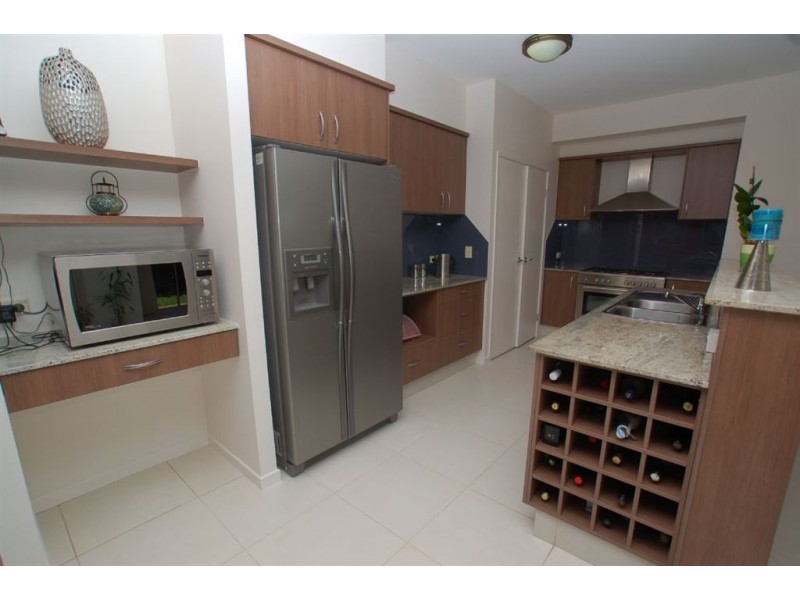 25 Gerona Cct, Varsity Lakes QLD 4227