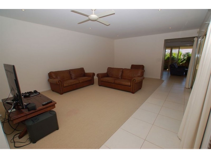 25 Gerona Cct, Varsity Lakes QLD 4227