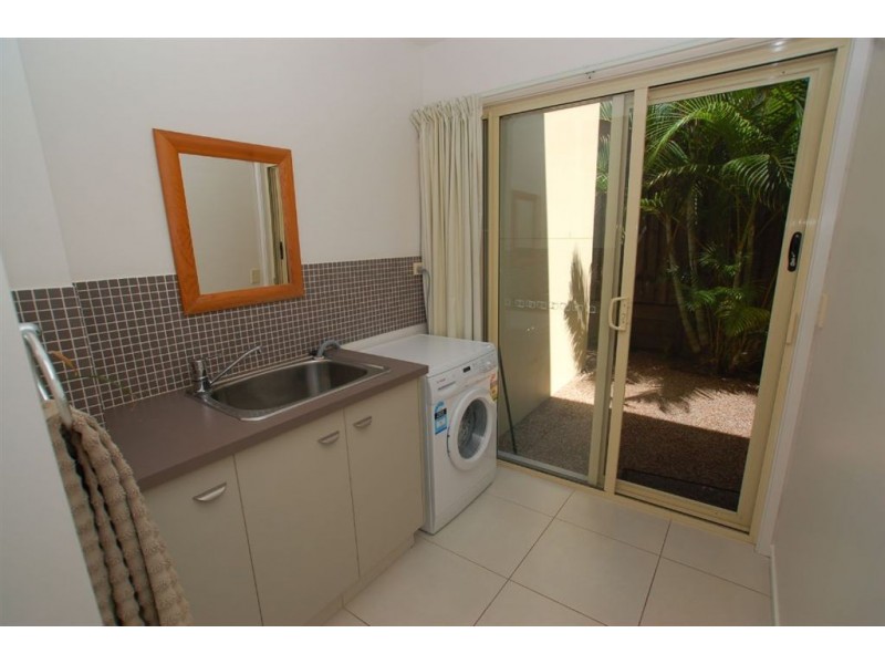 25 Gerona Cct, Varsity Lakes QLD 4227