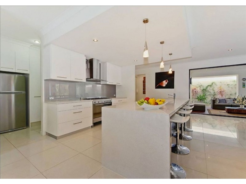 17 Castello Cct, Varsity Lakes QLD 4227