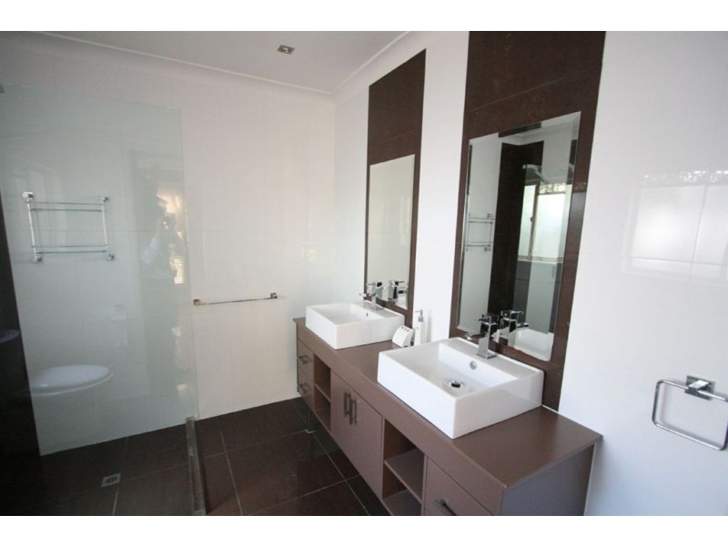 16 Chantilly Pl, Robina QLD 4226