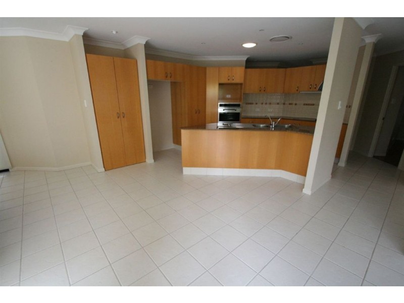 4 Ellis Dr, Mudgeeraba QLD 4213