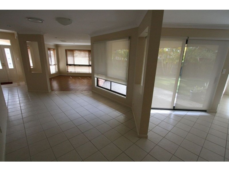 4 Ellis Dr, Mudgeeraba QLD 4213