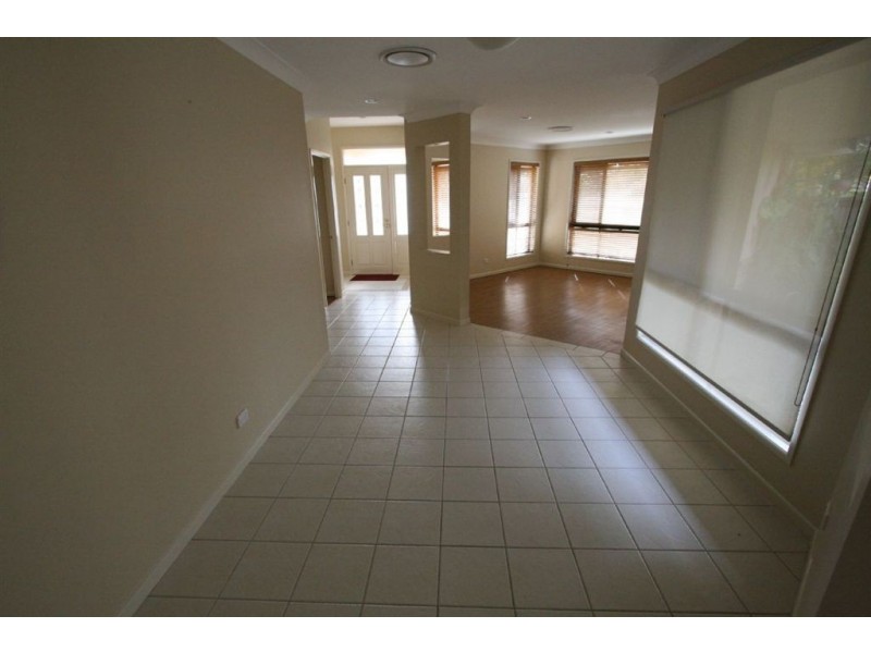 4 Ellis Dr, Mudgeeraba QLD 4213