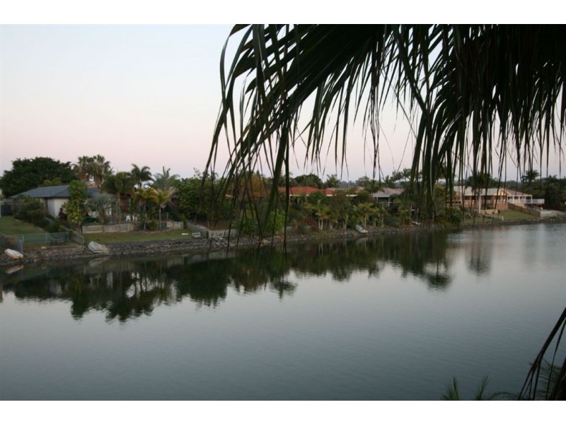 2/4 Lowood Crt, Varsity Lakes QLD 4227