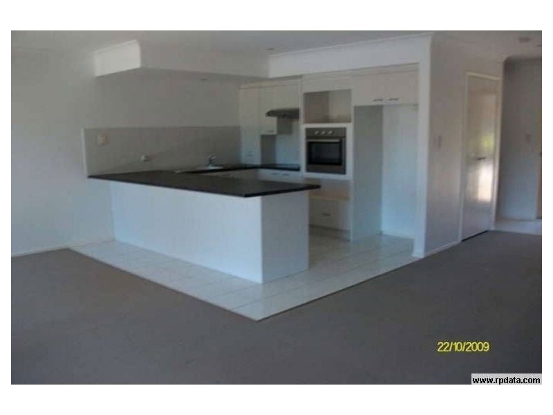 2/4 Lowood Crt, Varsity Lakes QLD 4227