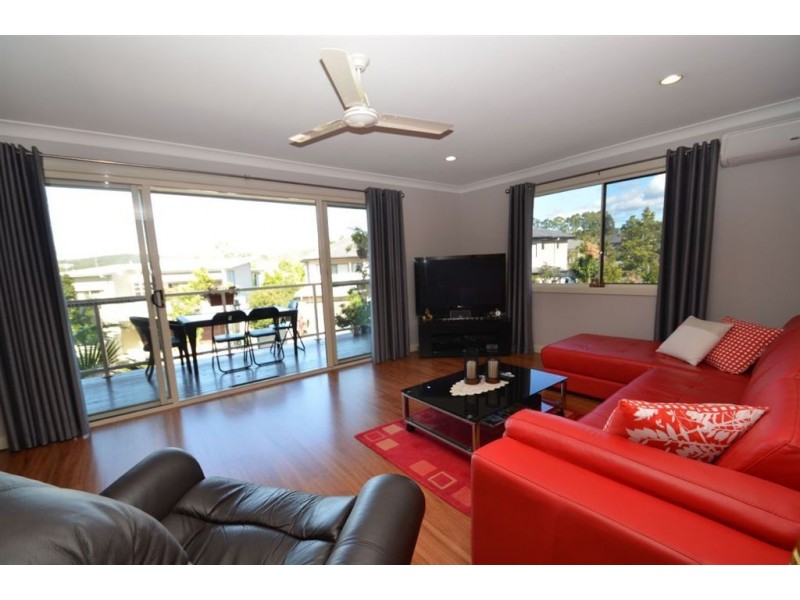 1/64 Bayswater Av, Varsity Lakes QLD 4227