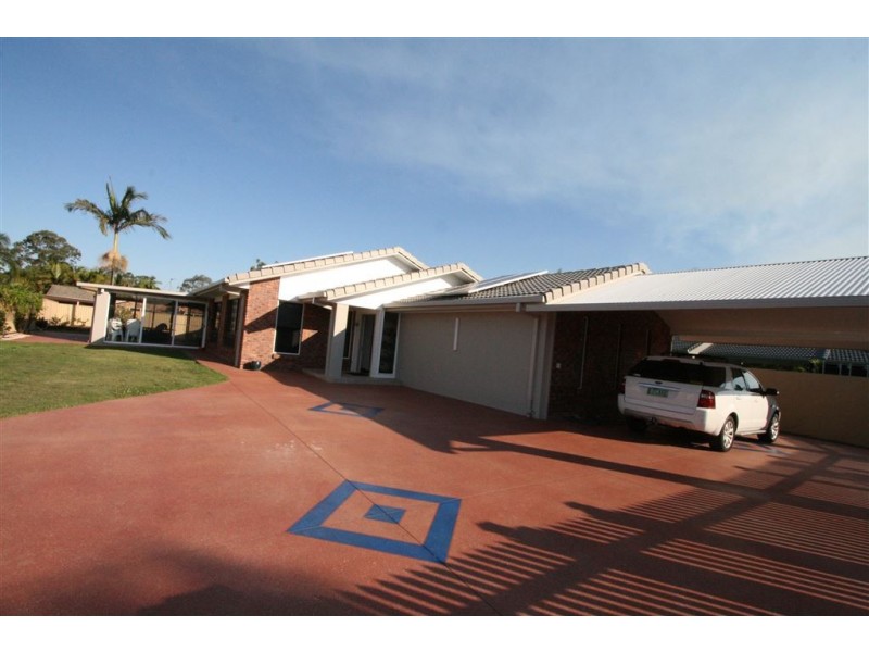 19 Newport Dr, Robina QLD 4226