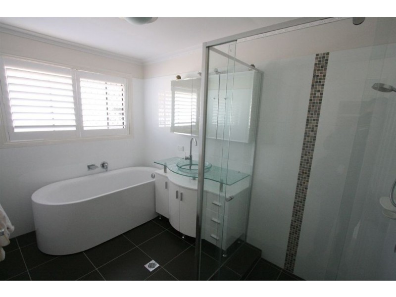 19 Newport Dr, Robina QLD 4226