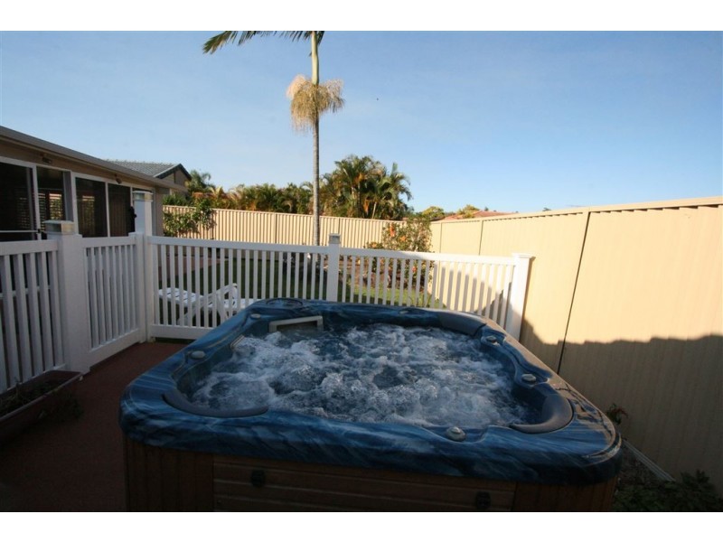 19 Newport Dr, Robina QLD 4226