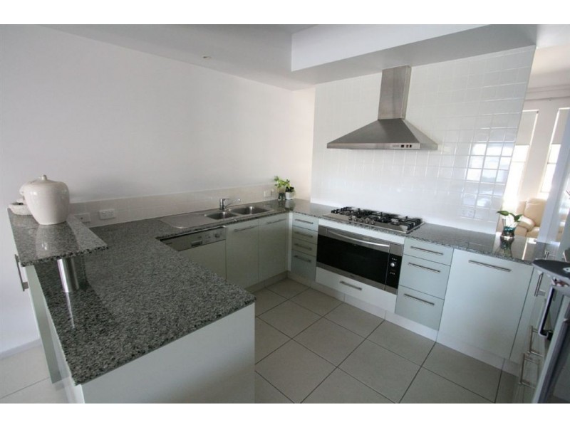 41 Watts Dr, Varsity Lakes QLD 4227