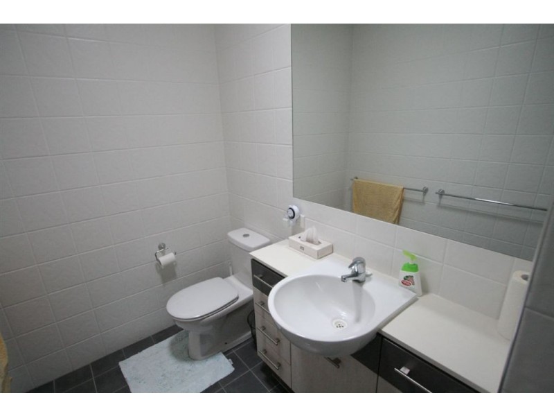 41 Watts Dr, Varsity Lakes QLD 4227