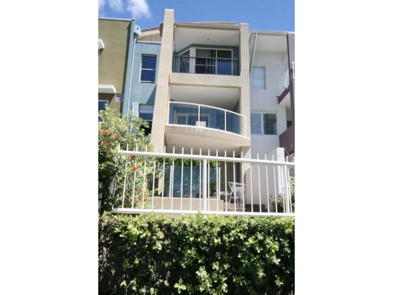 41 Watts Dr, Varsity Lakes QLD 4227