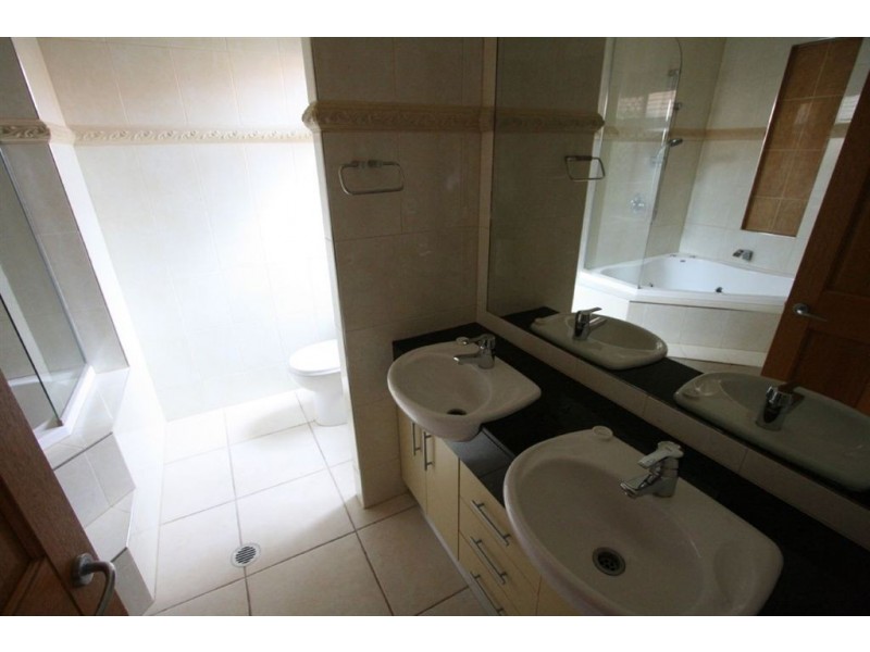 68 Lancewood Cct, Robina QLD 4226