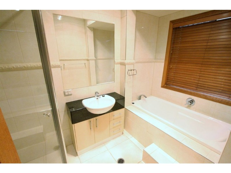 68 Lancewood Cct, Robina QLD 4226