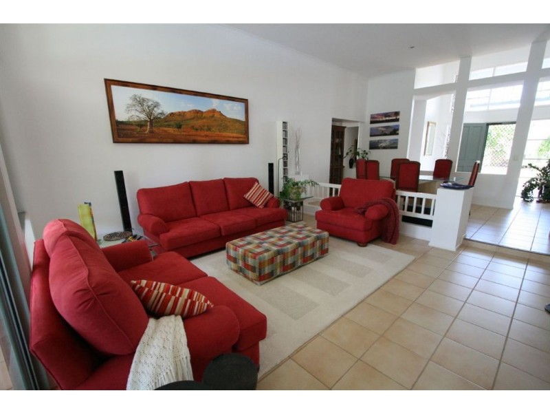 38 Mornington Tce, Robina QLD 4226