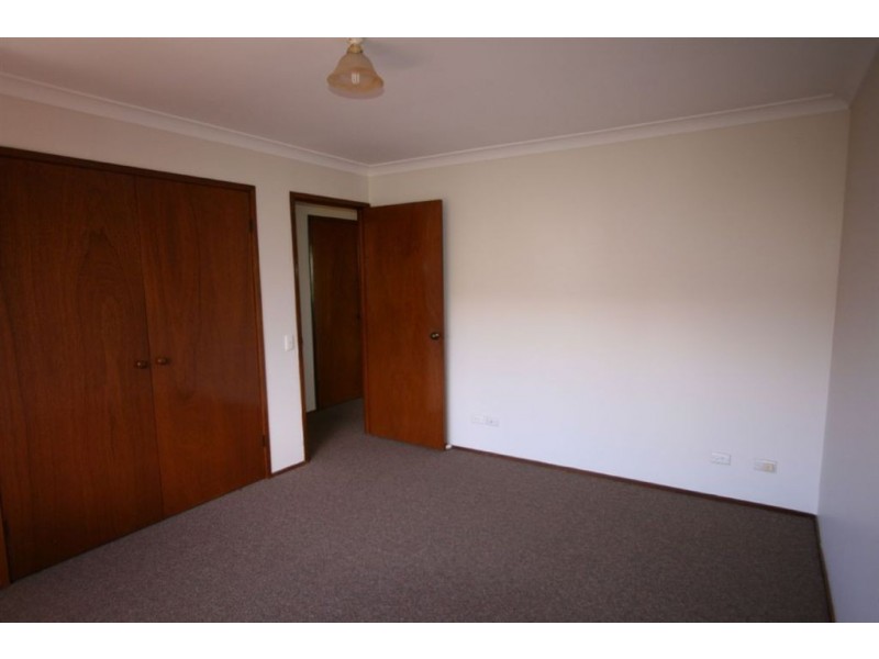 9 Pipit Pde, Burleigh Waters QLD 4220