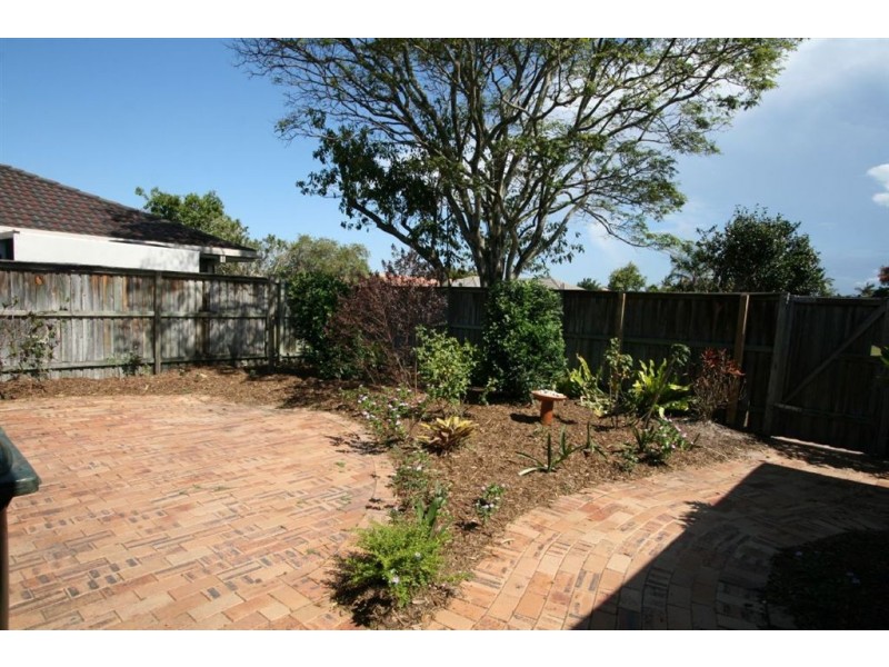 9 Pipit Pde, Burleigh Waters QLD 4220