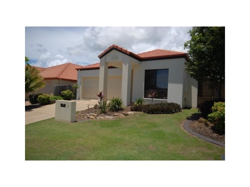 8 Grenada Ct, Varsity Lakes QLD 4227