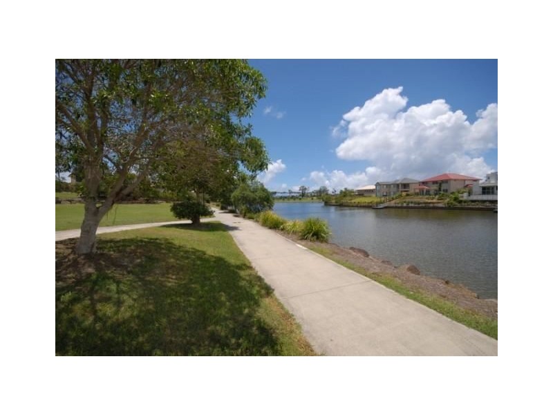8 Grenada Ct, Varsity Lakes QLD 4227