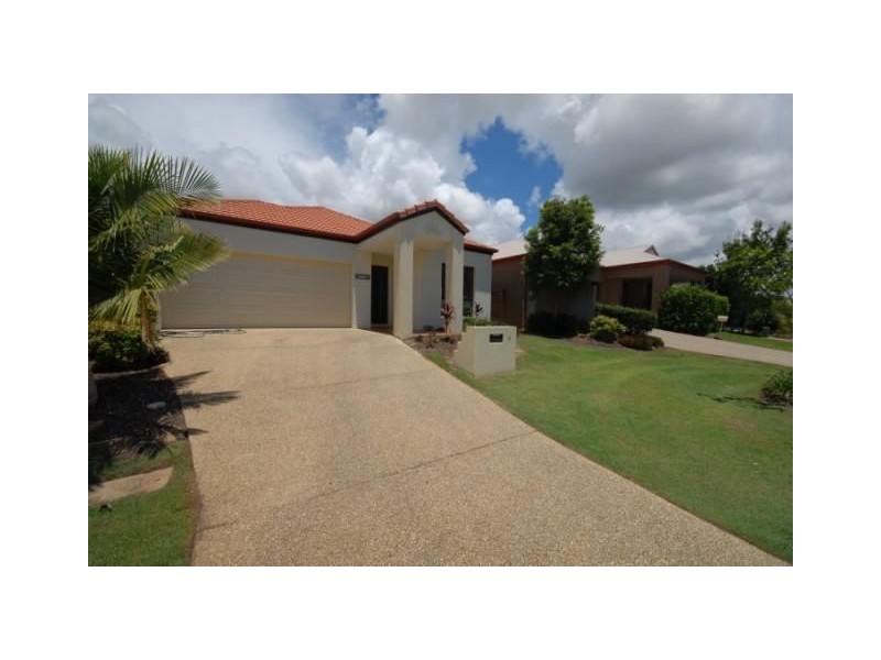 8 Grenada Ct, Varsity Lakes QLD 4227