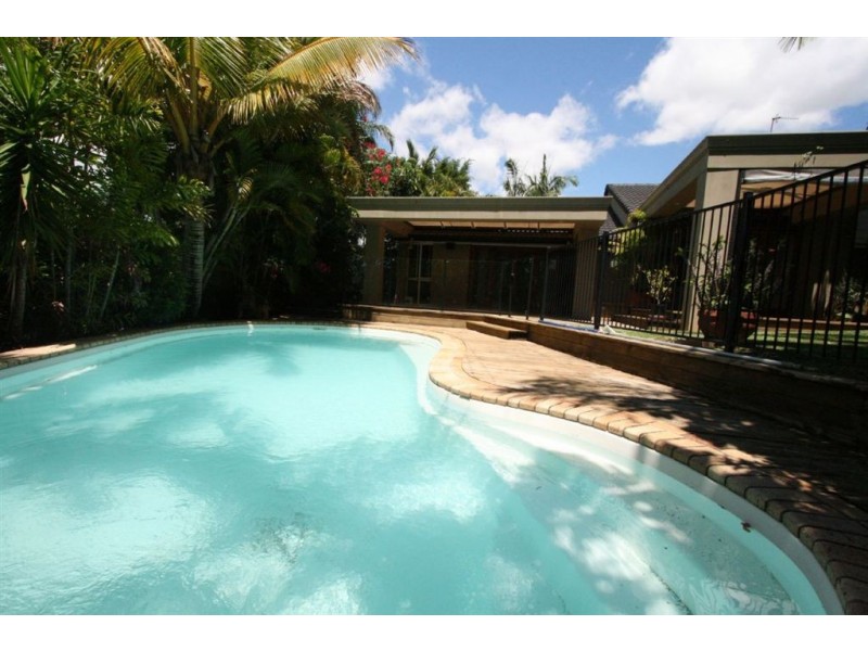 7 Banff Ct, Robina QLD 4226