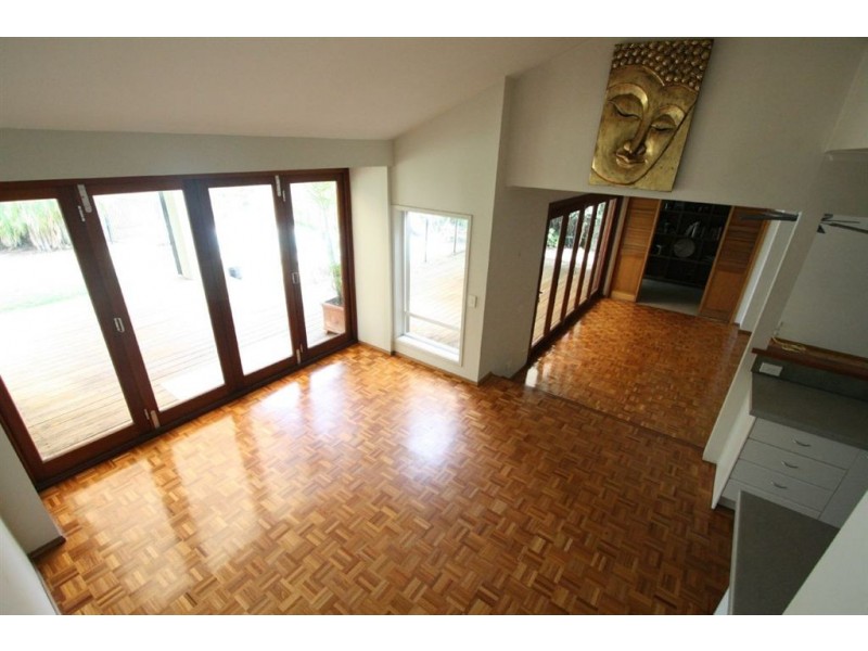 7 Banff Ct, Robina QLD 4226