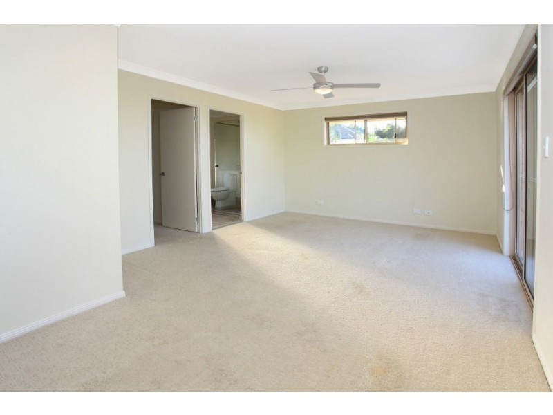 52 Armstrong Way, Highland Park QLD 4211