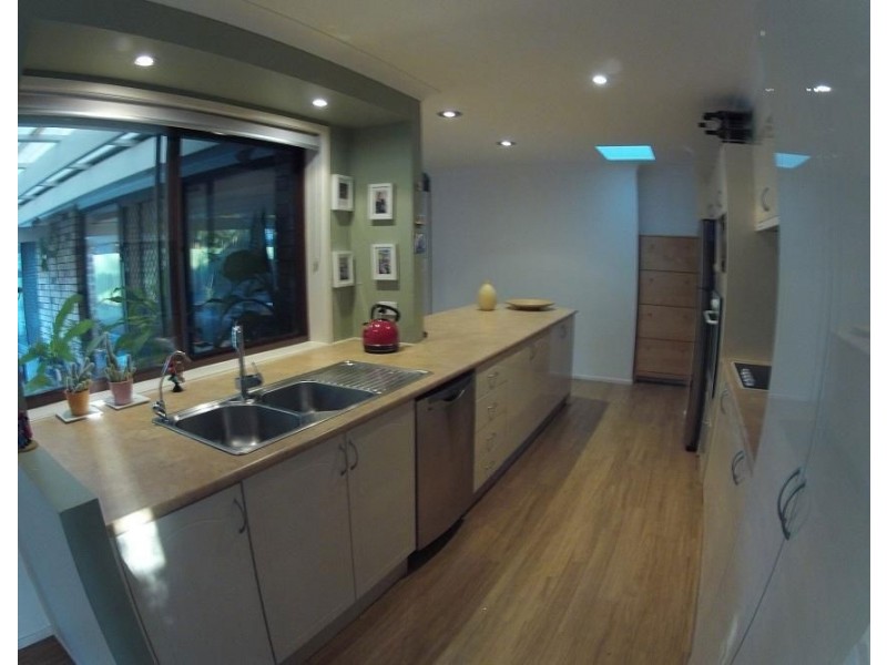 10 Keppel Crt, Mermaid Waters QLD 4218