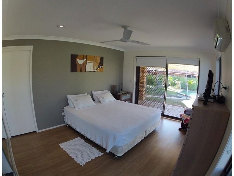 10 Keppel Crt, Mermaid Waters QLD 4218